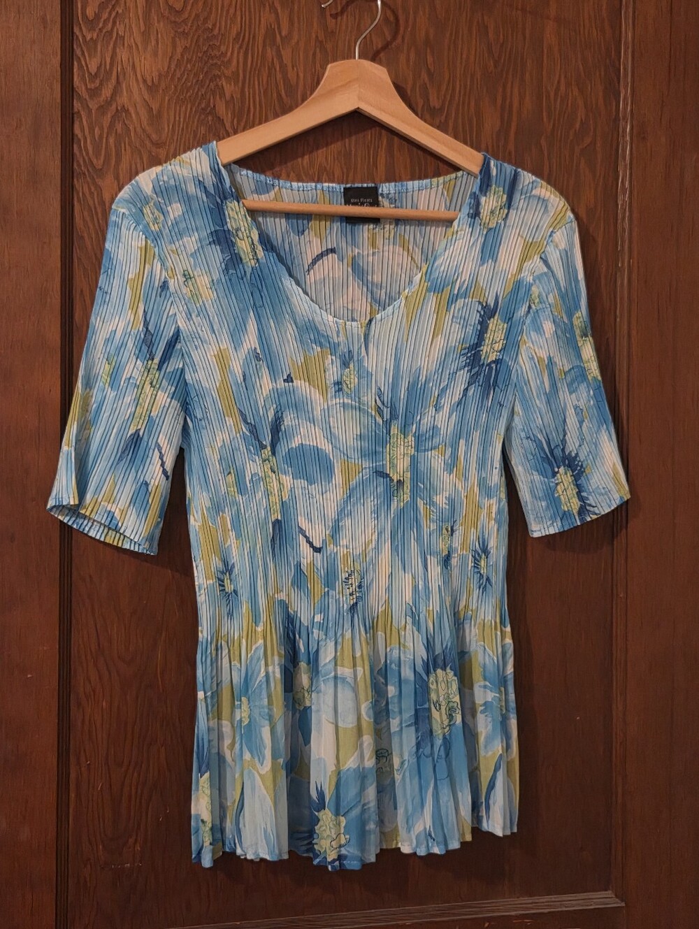 Magic Scarf Pleated Floral Blouse